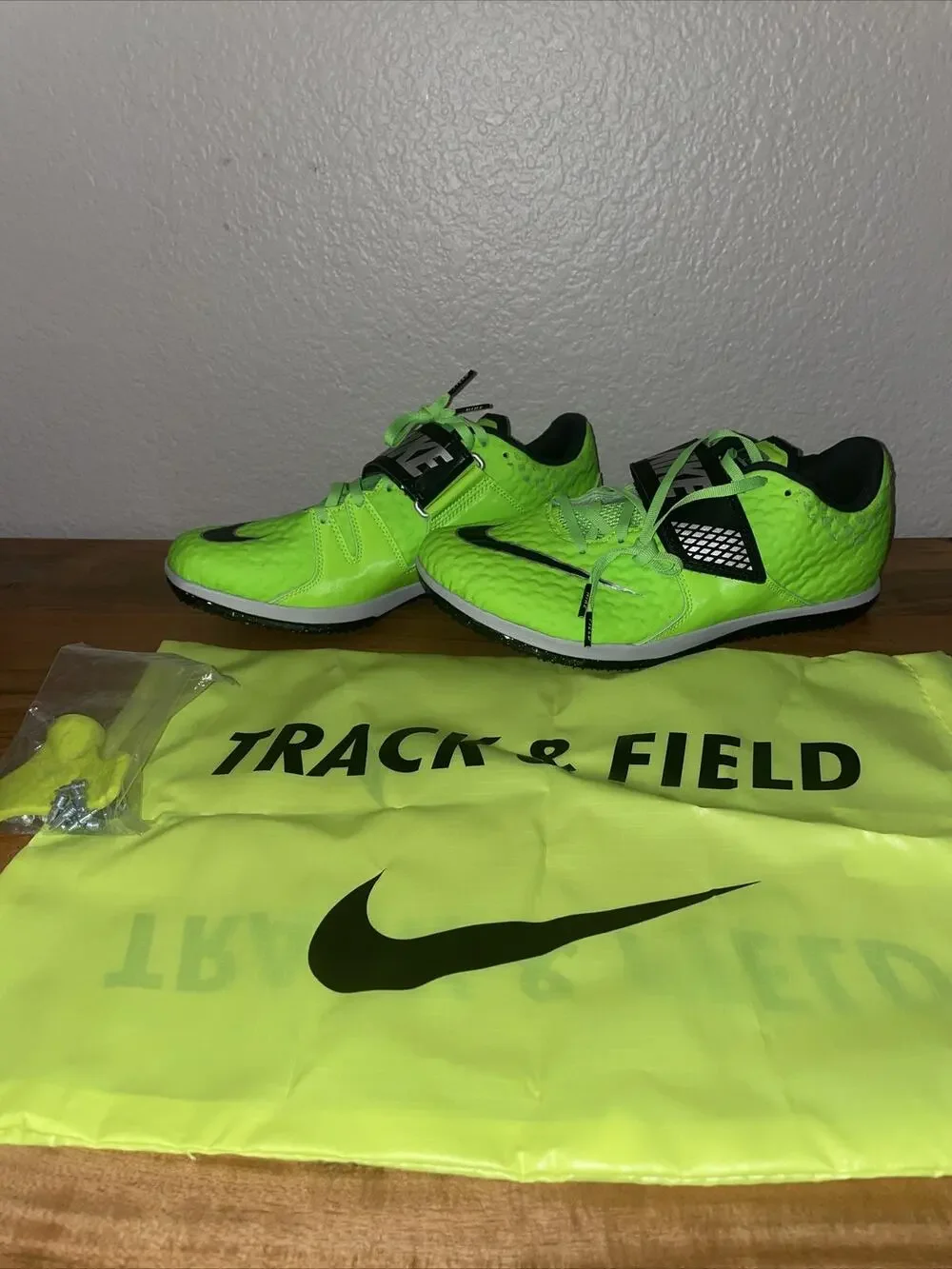 Nike Zoom High Jump Elite Track Bag/Spikes Included Green 806561 300 MenSize 9